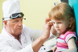 Zapalenie ucha u dziecka: przyczyny, objawy, leczenie, powikłania
