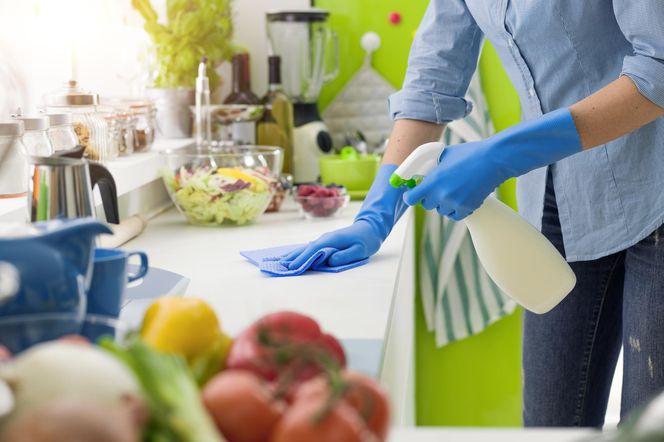 Te popularne środki czystości mogą być „cichym trucicielem”. Badania z 2025 roku nie pozostawiają złudzeń