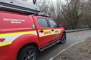 Zablokowali im możliwość dojazdu nad rzekę. Kto teraz będzie ratował ludzi? Burmistrz odpowiada