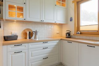 Wnętrze domu pod Warszawą zachwyca prostotą i ciepłem