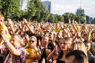 Wielka feta kibiców i piłkarzy GKS Katowice pod Spodkiem. Awans jest nasz!