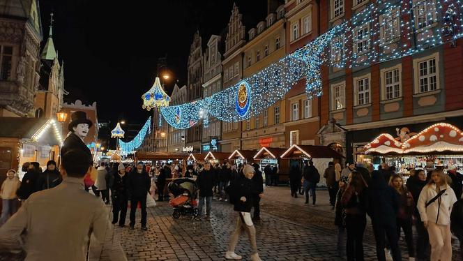 Tłumy na otwarciu Jarmarku Bożonarodzeniowego 2023 we Wrocławiu. Zobacz zdjęcia!