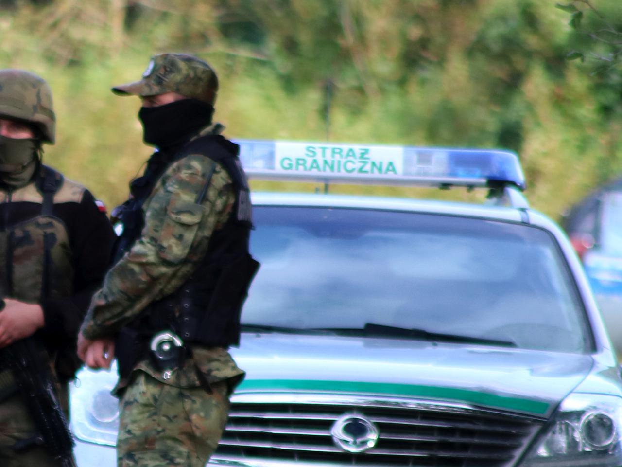 Zatrzymano dostawczego busa, w którym podróżowało 42 obcokrajowców