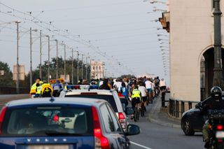 Cztery dzielnice Warszawy z utrudnieniami. Ulicami miasta ruszą tłumy