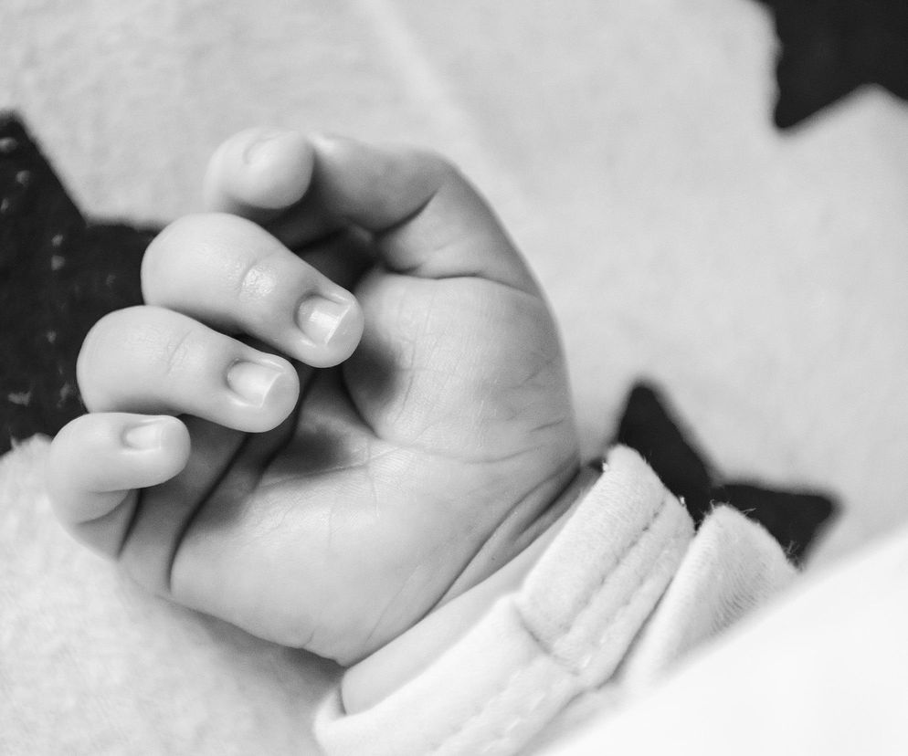 Śmierć 1,5-rocznej dziewczynki w Kołobrzegu. Prokuratura zleciła sekcję zwłok