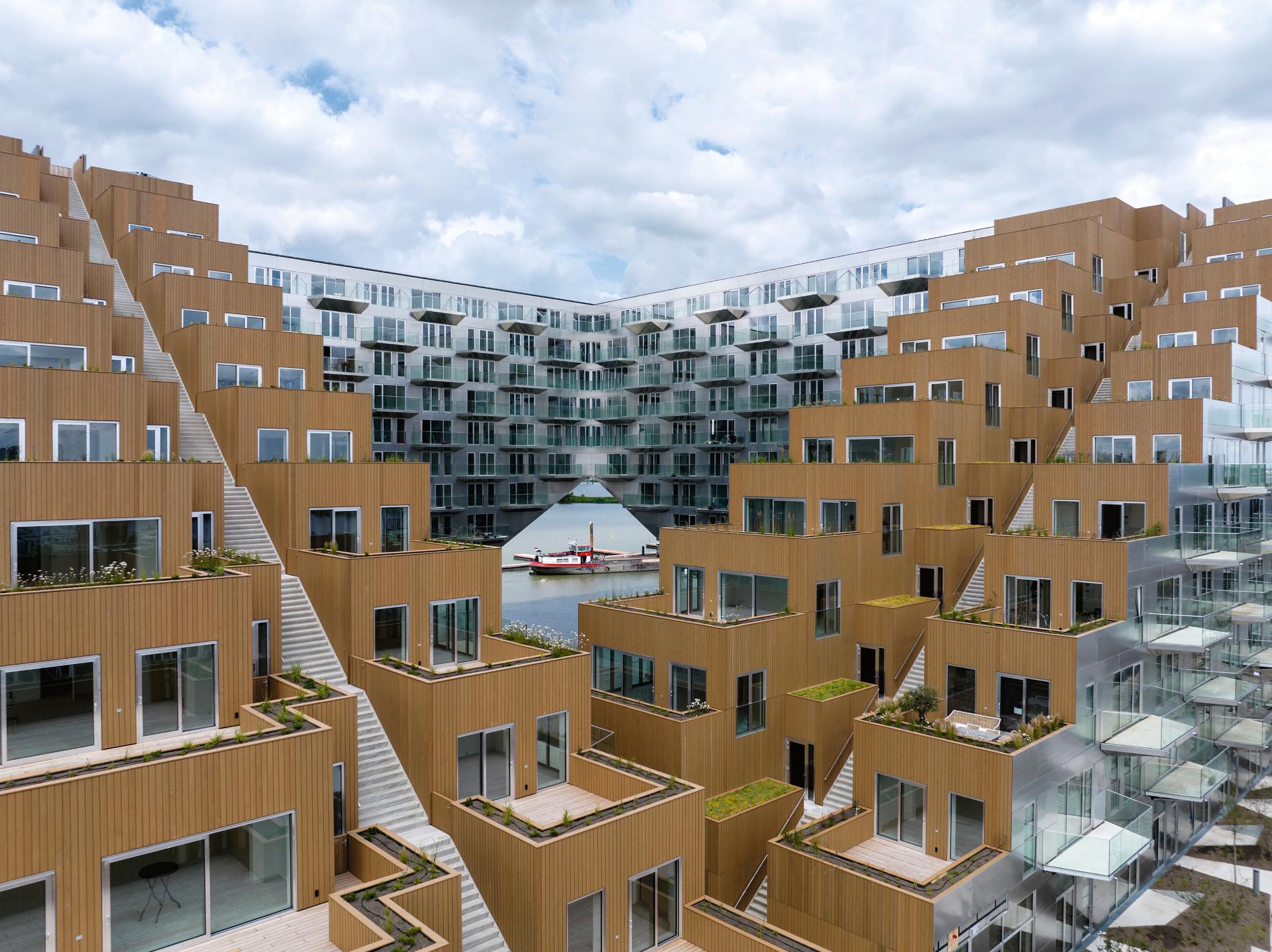 Blok Sluishuis w Amsterdamie_Bjarke Ingels Group (BIG)_Barcode Architects_036