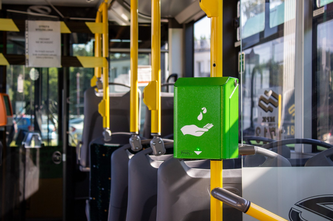 Ponad 300 nowych urządzeń do dezynfekcji rąk pojawi się w tramwajach i autobusach!