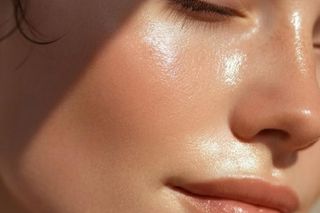 Minimum produktów, maksymalny efekt – skinimalism z Eisenberg