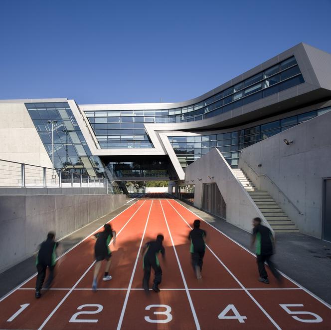 Zaha Hadid pierwszą kobietą nagrodzoną RIBA Royal Gold Medal