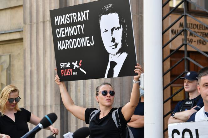 "Gruntujemy Cnoty Niewieście": Ogólnopolski Strajk Kobiet 19.07.2021