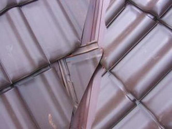 Pokrycie dachowe bez błędów: jak wykonać kosz dachowy? (błędy montażowe)