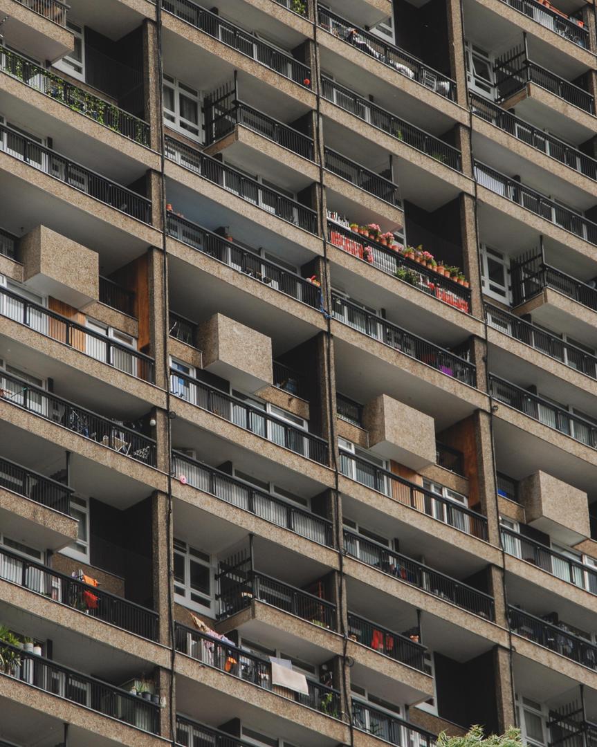 Budynki Ernő Goldfingera - zdjęcia. To on posłużył za pierwowzór złoczyńcy w Jamesie Bondzie