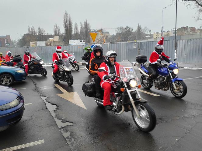 Mikołaje na motocyklach w Manufakturze. Finał corocznej akcji charytatywnej [ZDJĘCIA]