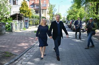 Donald Tusk miał dwa śluby z ukochaną małżonką. Dzieliło je 27 lat i zdrada