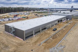 Budowa nowej bazy służb utrzymania lotniska w Pyrzowicach 