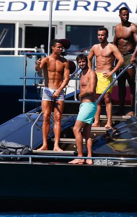 EURO 2016 - Portugalia - Cristiano Ronaldo tuż przed Euro bawi się na Ibizie