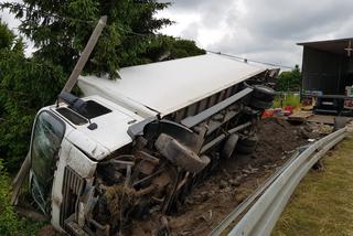 – Widziałam ten wypadek. Stałam w korku. Strasznie to wyglądało – relacjonuje za pośrednictwem strony Spotted Słupsk Pani Ewa.  