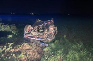 Nocne dachowanie pijanego kierowcy w Wielkopolsce