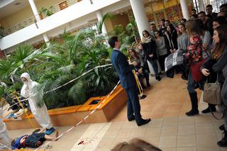 Wisielec w Patio WSPiA, czyli symulowane oględziny miejsca zdarzenia