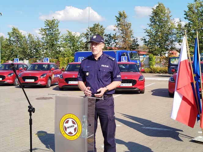 Siedlecki WORD wymienił starą flotę pojazdów egzaminacyjnych na nowe samochody marki Suzuki Swift
