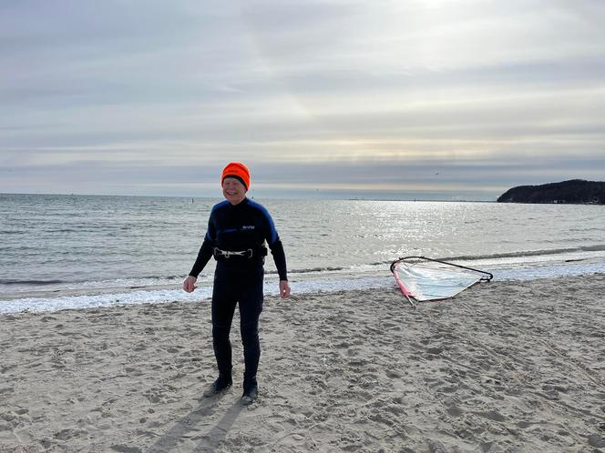 Małolat z Gdyni pobija rekord Guinnessa na desce surfingowej