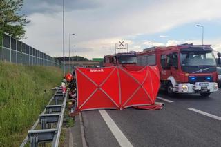 Wypadek śmiertelny na autostradzie A4 pod Tarnowem. Osobówka zderzyła się z autobusem