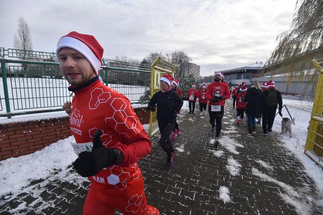 21. edycja Festiwalu Biegów Świętych Mikołajów w Toruniu. 2000 uczestników na starcie