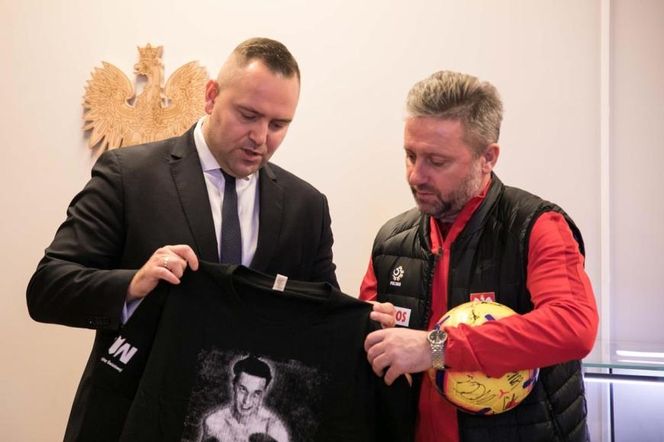 Wizyta piłkarzy w Muzeum II Wojny Światowej