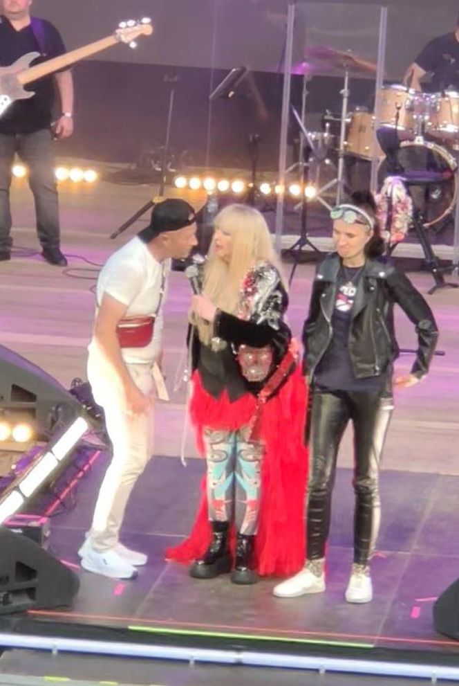 Facet wtargnął na scenę podczas koncertu Maryli Rodowicz. Ochroniarz nie zdążył