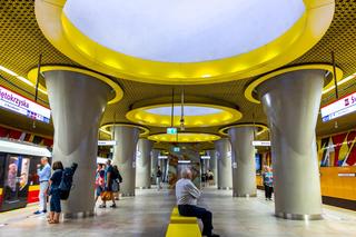 Metro Świętokrzyska (M2)