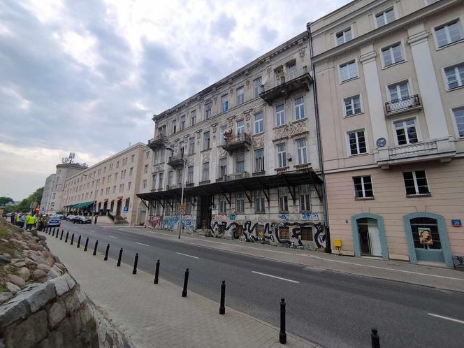 Akcja służb przy ul. Górnośląskiej w Warszawie