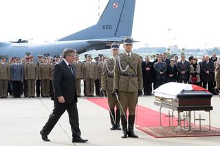 Ciało prezydenta Lecha Kaczyńskiego przyleciało do Polski