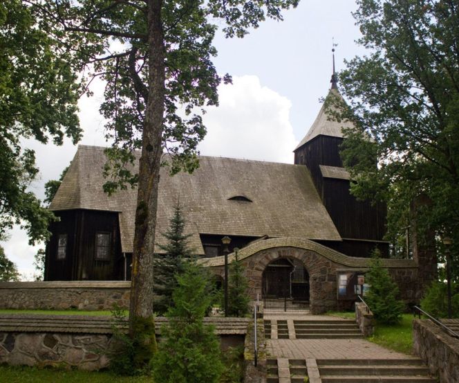 To najstarszy drewniany kościół na Warmii i Mazurach