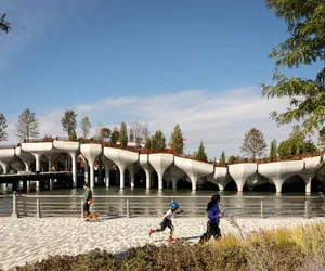 Little Island w Nowym Jorku od Heatherwick Studio