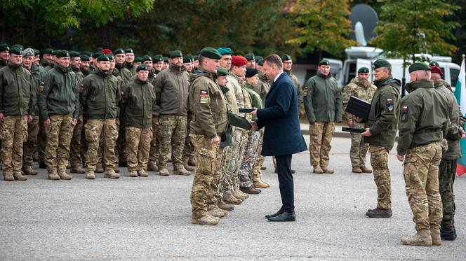 Krakowscy specjalsi z certyfikatem NATO. Gratulował im minister Błaszczak