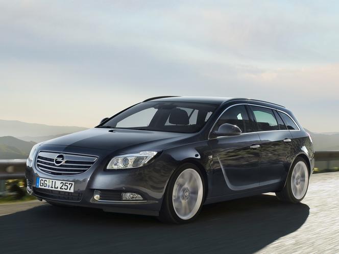 Opel Insignia Sports Tourer, model 2011