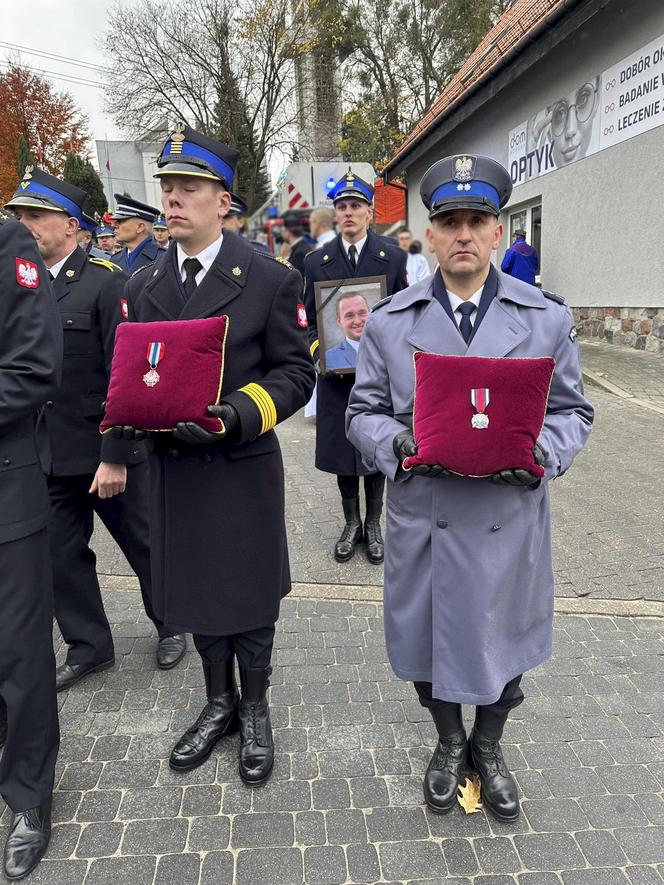 Przejmujący pogrzeb strażaka, który zginął podczas obławy na Grzegorza Borysa