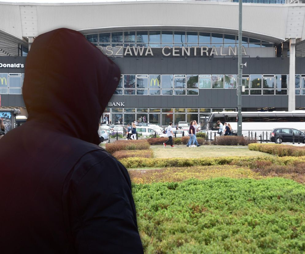 Awantura na Dworcu Centralnym. Wyjął nóż, ranił dwie osoby. Jedna z ofiar ma 15-lat