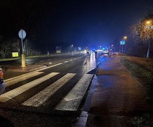 Tragedia na DK92. Kierowca potrącił młodą dziewczynę i uciekł. Trwają poszukiwania ciemnego auta