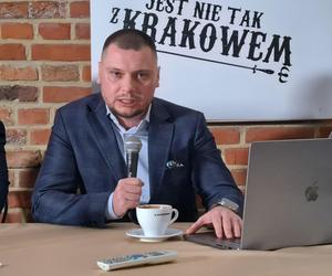 Kraków. Nie cyrk. Mateusz Jaśko ogłosił start w wyborach na prezydenta Krakowa. Długa lista postulatów [ZDJĘCIA]