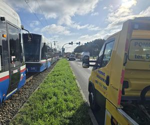 Autobus zderzył się z tramwajem w Bydgoszczy! 7 osób poszkodowanych [ZDJĘCIA]