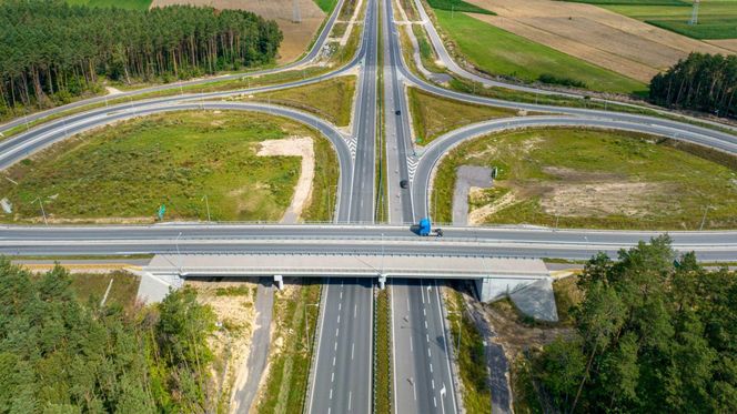 Tak powstaje druga nitka kluczowej obwodnicy S61 w Podlaskiem. Zobacz przebieg pracy!
