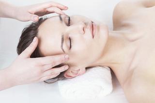 Refleksoterapia - leczniczy masaż twarzy