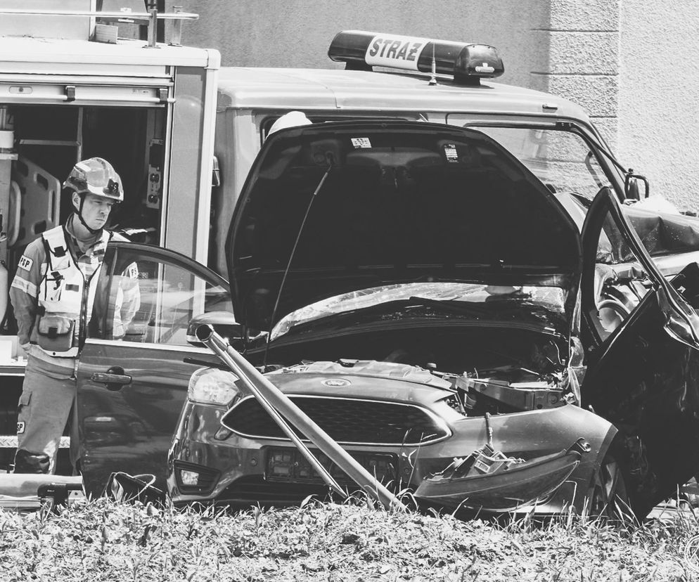 Śmiertelny wypadek w Lędzinach. Nie żyje 66-letnia pasażerka samochodu osobowego