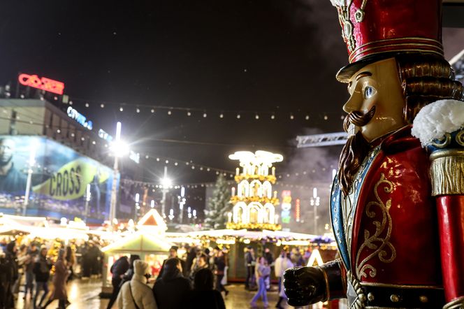 Świąteczna atmosfera na Rynku. Odwiedziliśmy katowicki jarmark bożonarodzeniowy