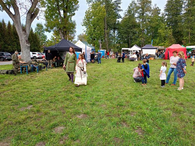 Odbywający się w Mrozach Festyn Archeologiczny to wydarzenie, które z roku na rok przyciąga coraz więcej umieszkańców regionu i turystów