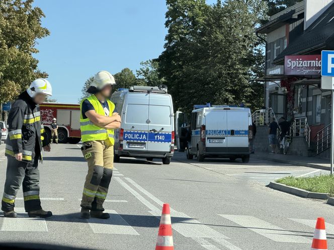 Jastrzębia. 2-letnie dziecko wpadło pod samochód