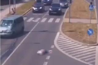Bus potrącił kobietę. Było wielu świadków, ale długo nikt nie reagował!