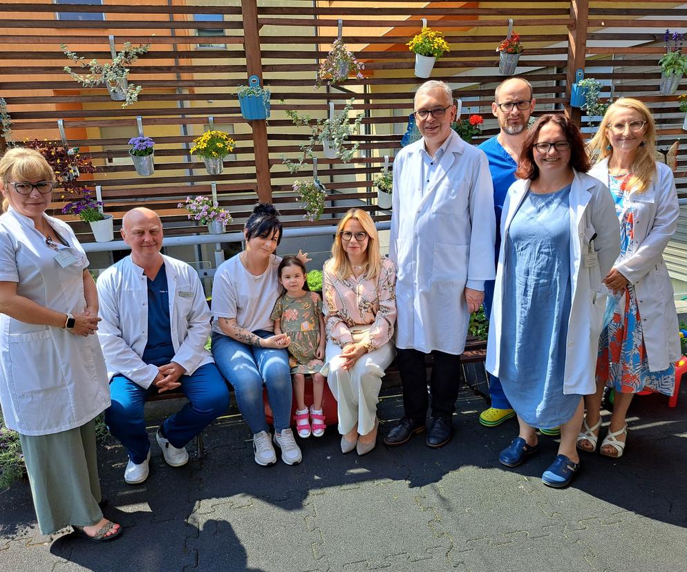 Lekarze ze Śląskiego Centrum Chorób Serca przeszczepili siedmioletniej Alicji organ od dawcy z Czech