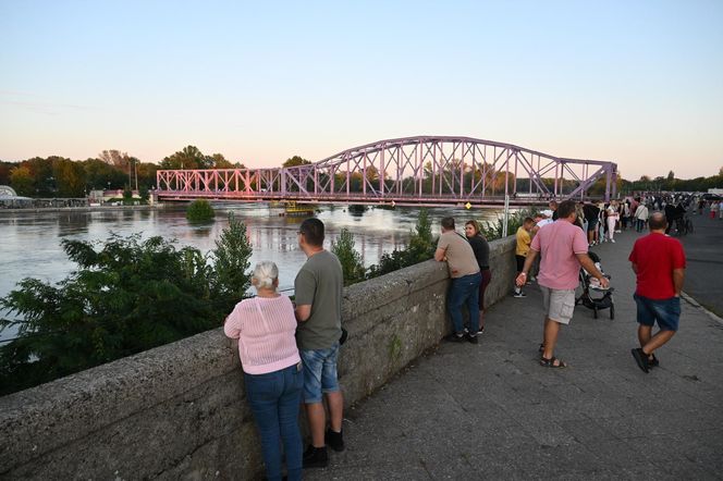 Głogów przygotowuje się na fale wezbraniową na Odrze. Ta ma dotrzeć około godziny 14